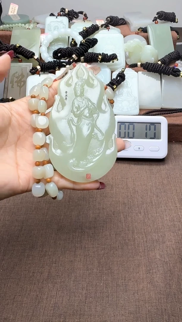 颈饰未镶嵌和田玉1