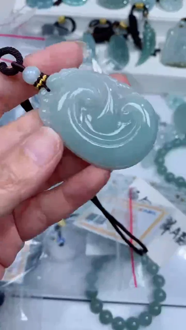 颈饰未镶嵌翡翠吊坠