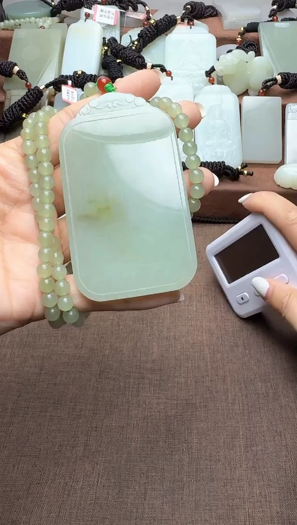 颈饰未镶嵌和田玉1