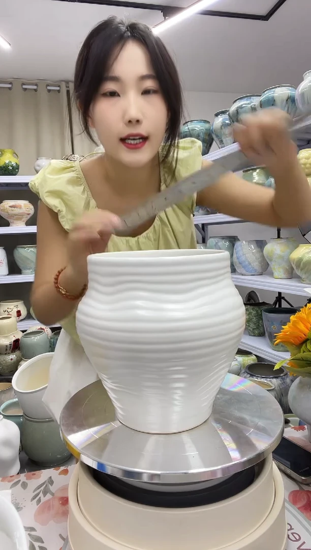 【  8.29  陶瓷花盆   】