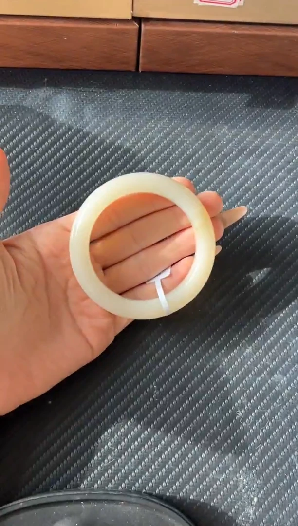 未镶嵌手镯和田玉黑山微色差56Jm