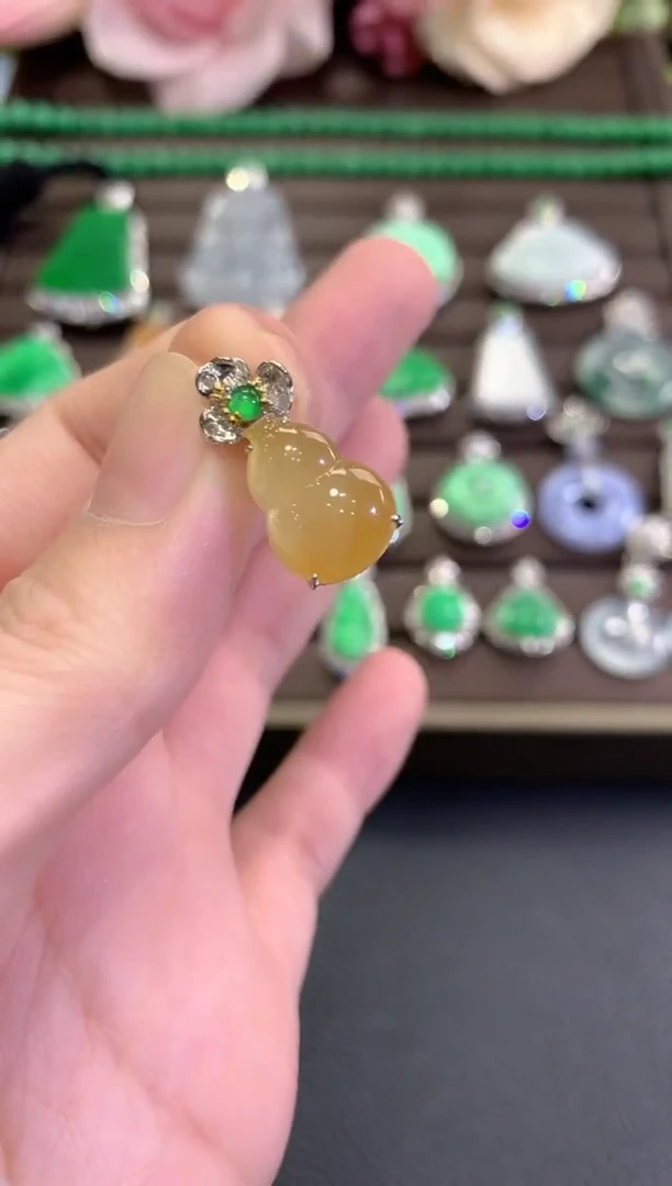 吊坠(不含链)18K金镶嵌翡翠秋日珠宝Q36