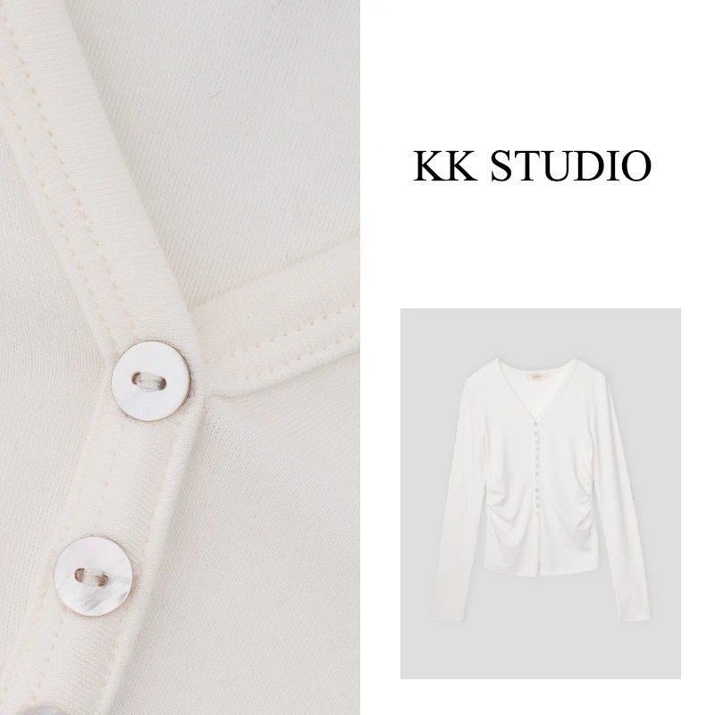 淇老板KK Studio25年早春V领前排扣设计简约休闲长袖上衣修身8782