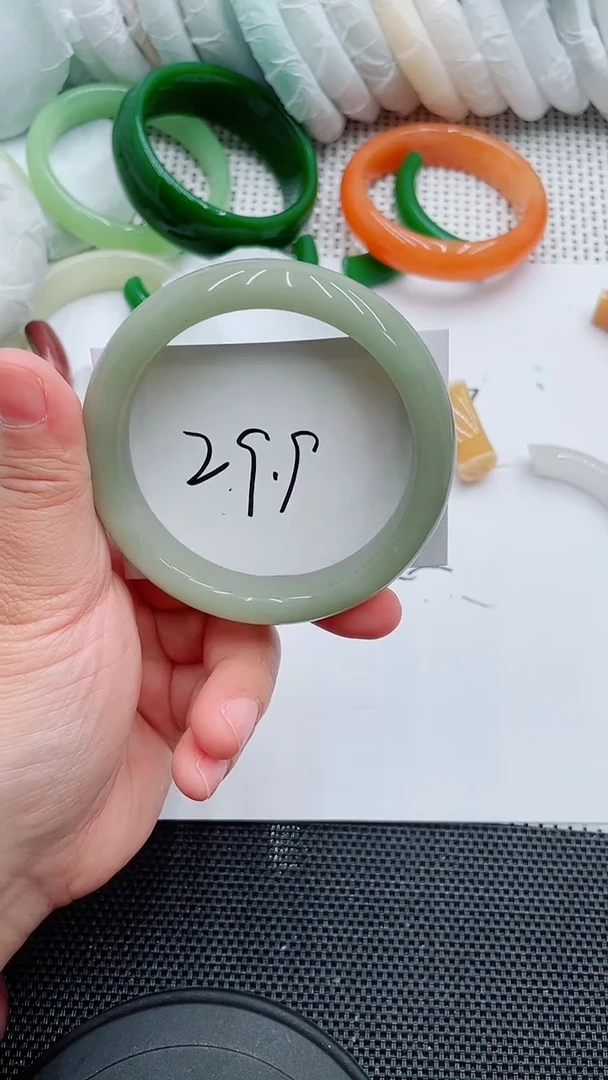 未镶嵌手镯石英质玉156-60-61