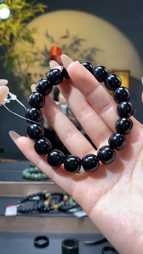 【闪购商品】和田玉1未镶嵌12mm黑青老型手串