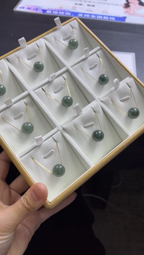 【闪购商品】翡翠吊坠(赠链)未镶嵌K433多样性发一件