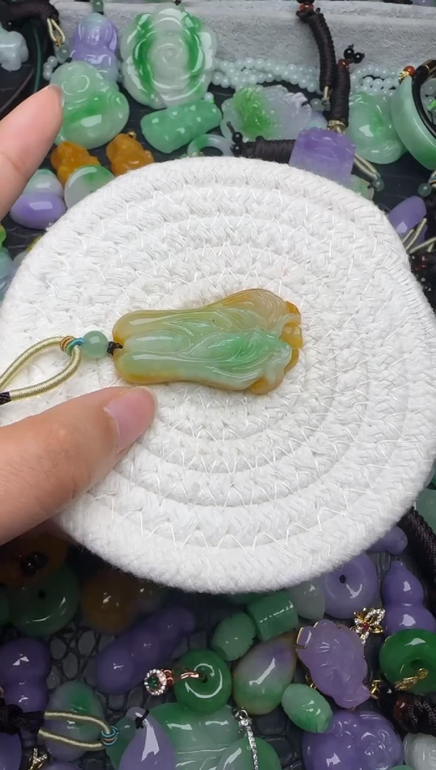 颈饰未镶嵌翡翠缅甸翡翠吊坠
