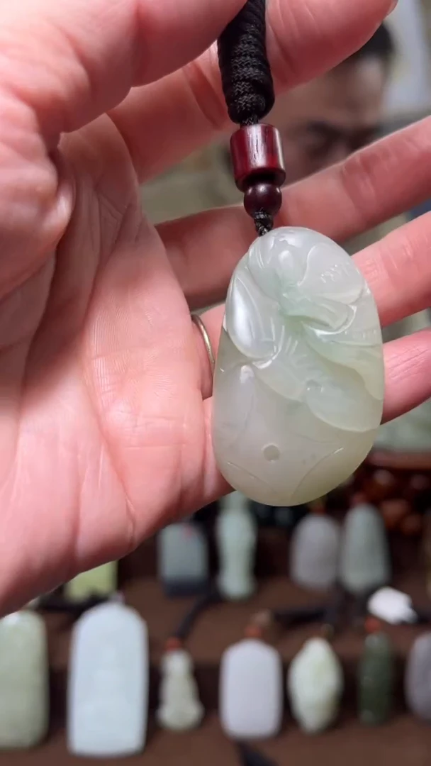 颈饰未镶嵌和田玉`