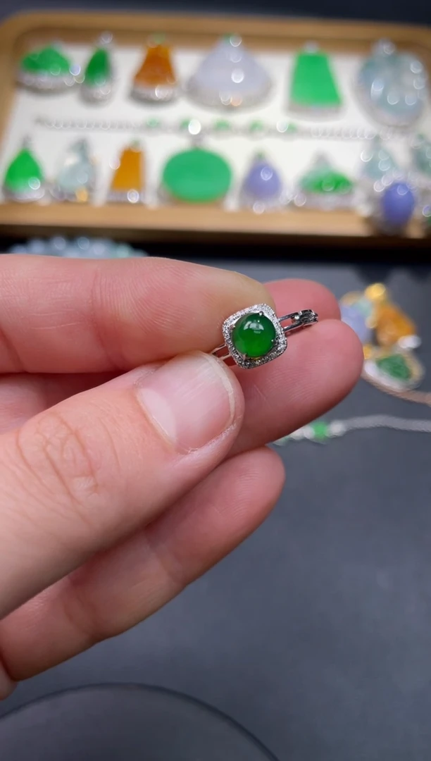 翡翠戒指18K金镶嵌14.......