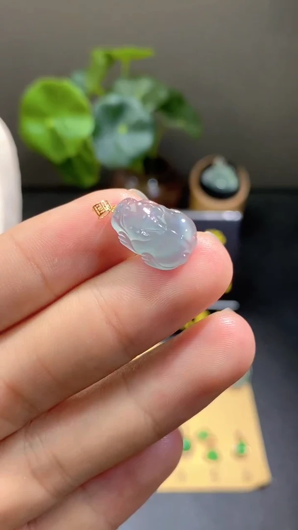 颈饰18K金镶嵌翡翠翡翠A货