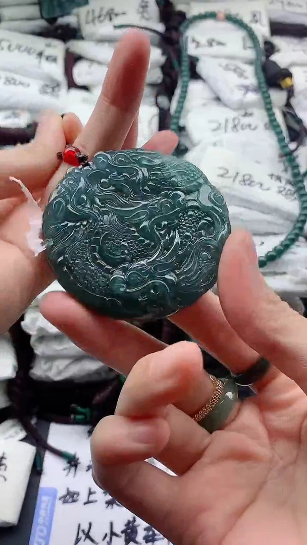 翡翠未镶嵌颈饰555555555555