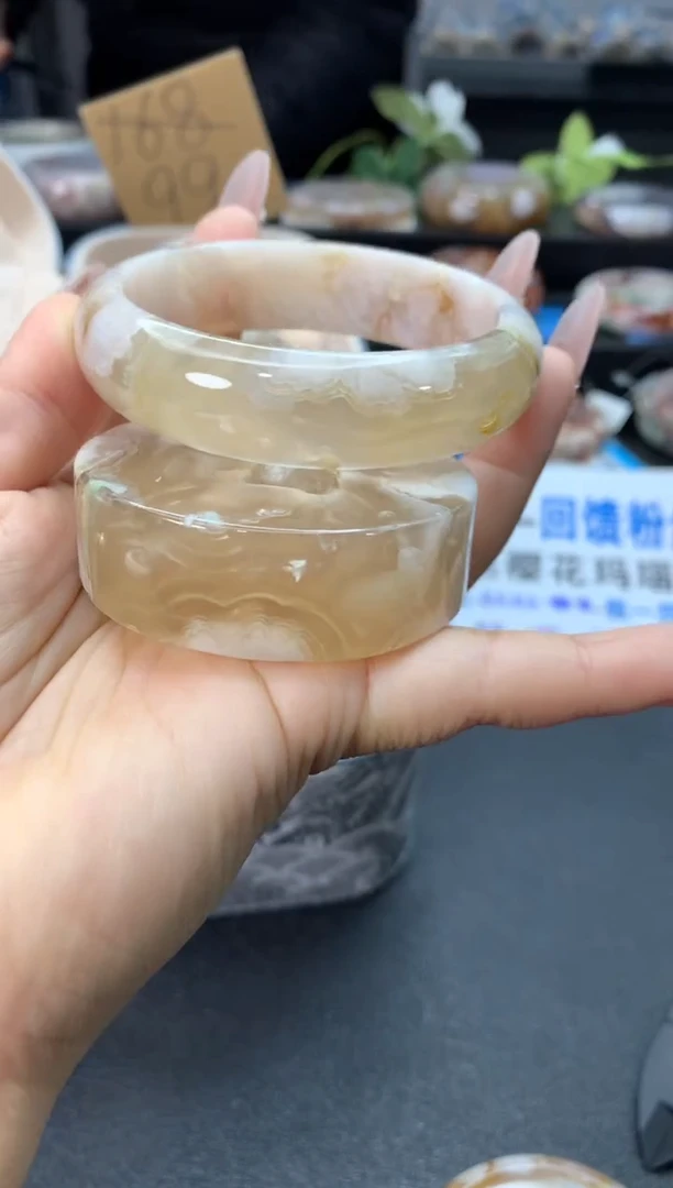 未镶嵌手镯石英质玉（60-61圈口）赠送镯心 无证书