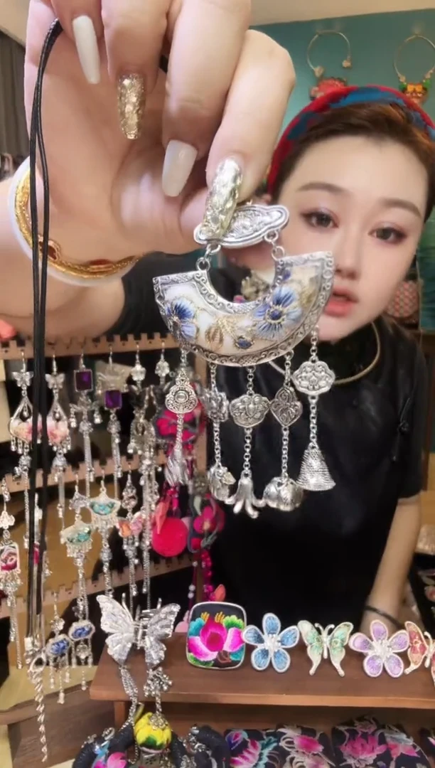 刺绣纯手工民族风刺绣吊坠