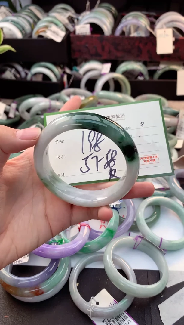 定制翡翠未镶嵌添**业毛货需精细抛光+多人