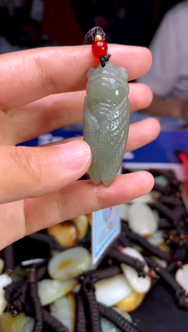 和田玉未镶嵌颈饰1