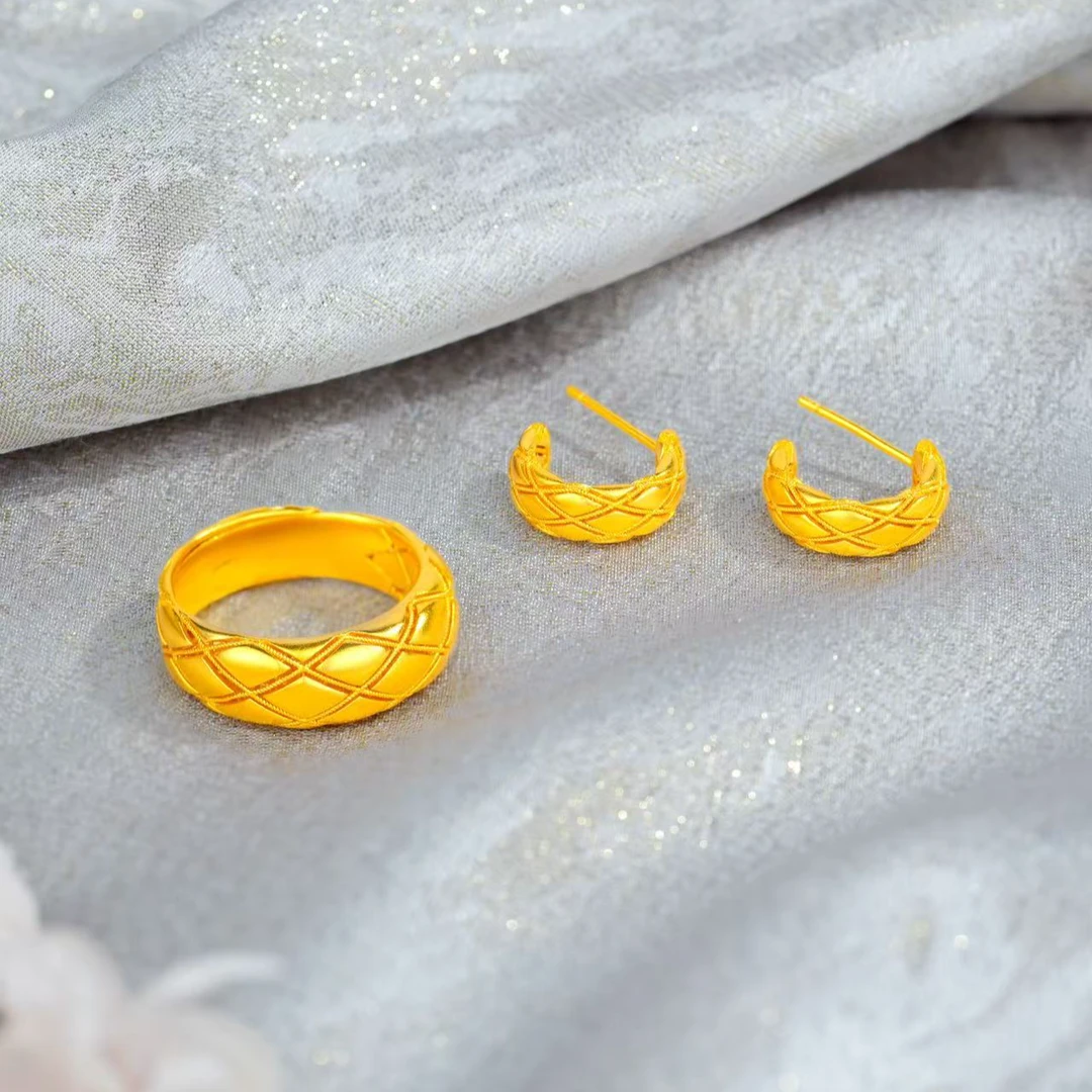 ZOCAI/佐卡伊古法黄金足金菱格纹时尚百搭素圈系列