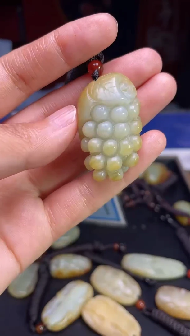 颈饰未镶嵌和田玉1231