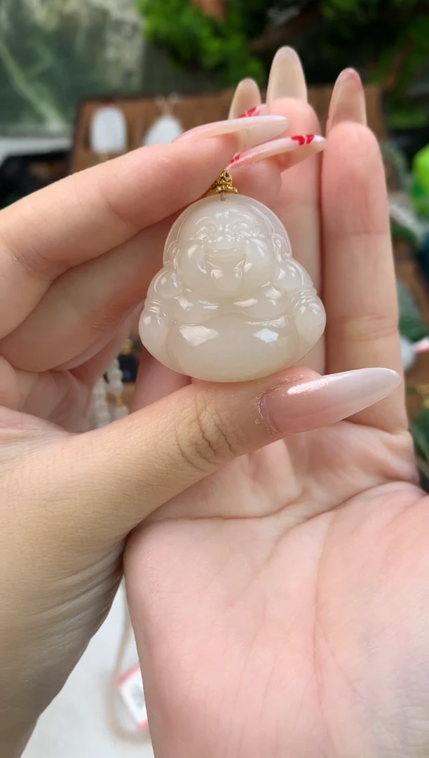 颈饰未镶嵌和田玉吊坠