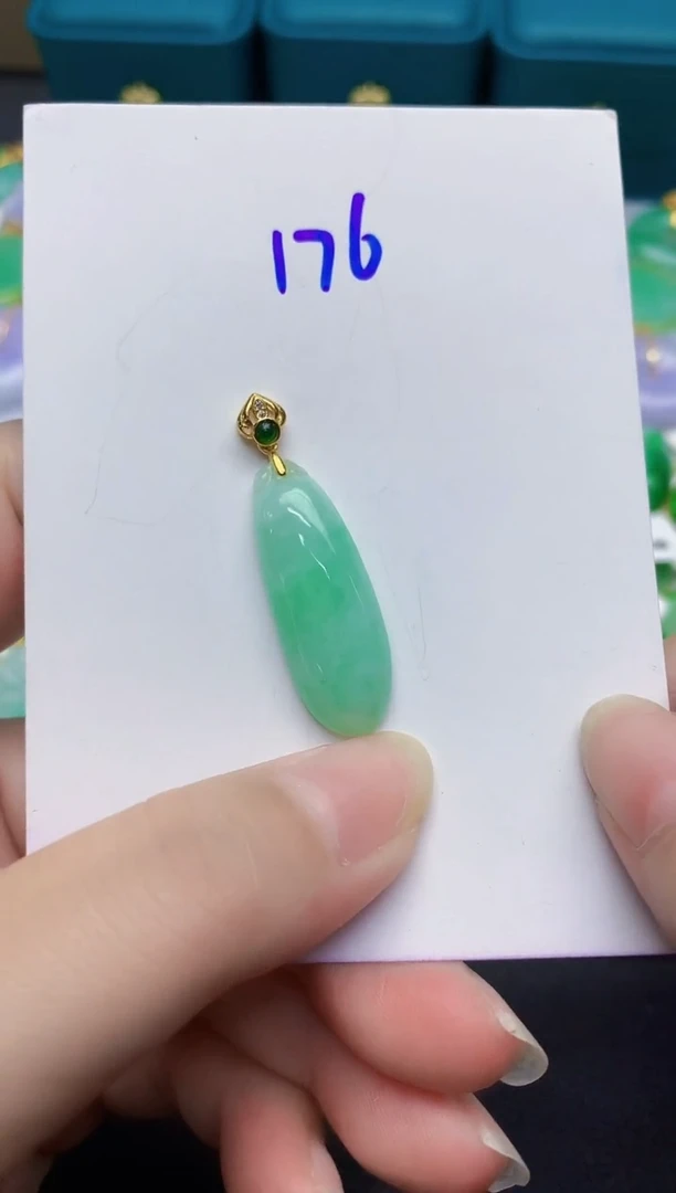 颈饰未镶嵌翡翠缅甸天然翡翠A货