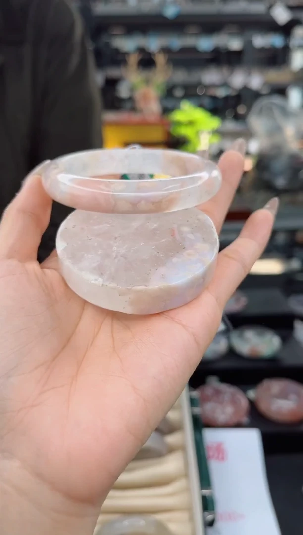 【闪购商品】石英质玉手镯未镶嵌61圈口（不退不换）1540713