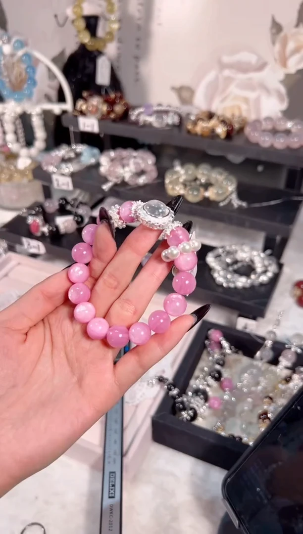 水晶手链未镶嵌天然水晶默认微瑕，多样性发货发其一