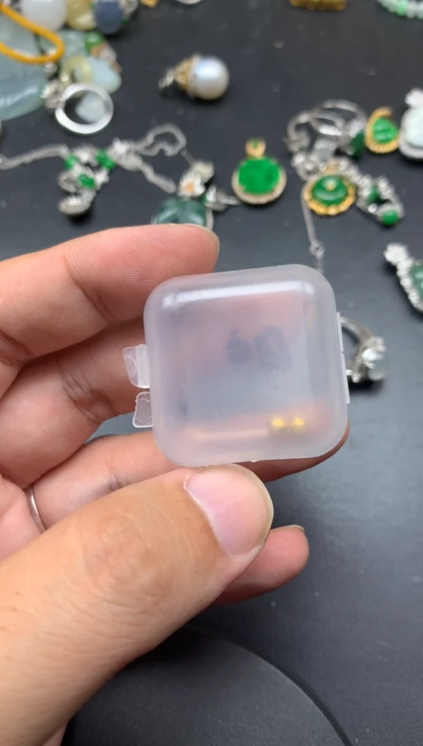 颈饰18K金镶嵌翡翠爸*～金珠@4mm
