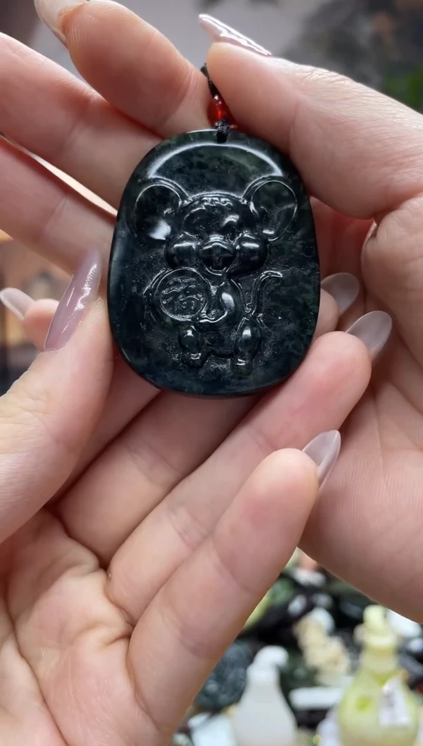 未镶嵌岫玉吊坠·