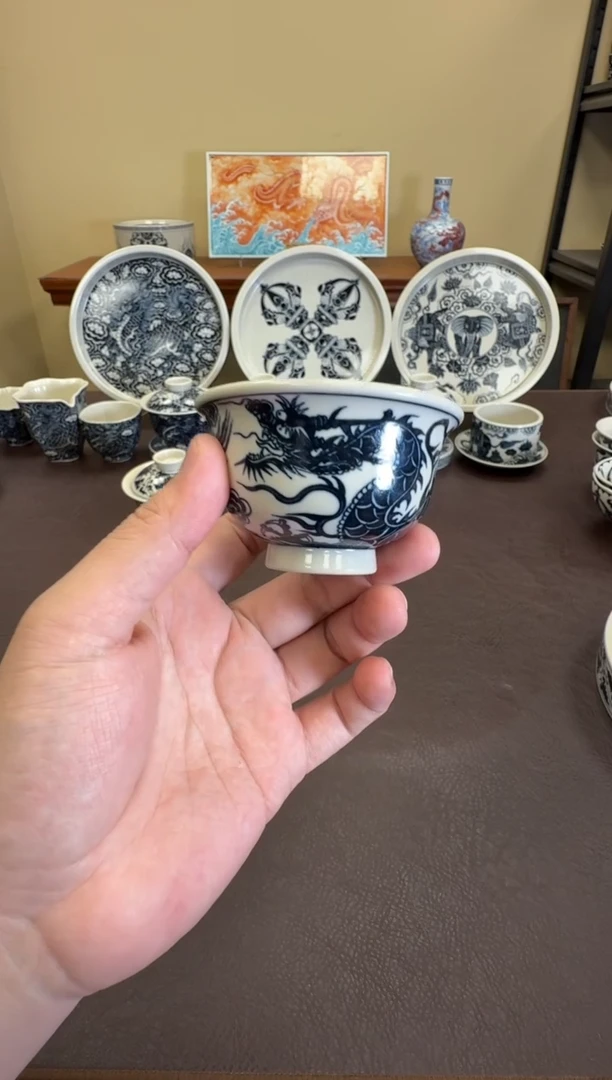 二号釉1351龙纹小压手杯