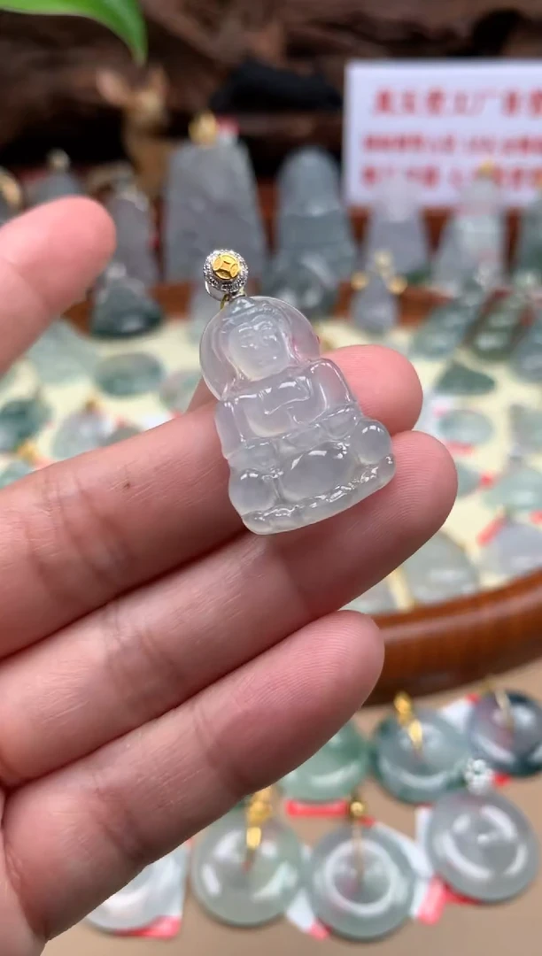 【闪购商品】翡翠颈饰18K金镶嵌观音