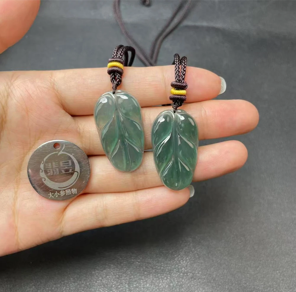 4N06-37375T03-天然A货翡翠吊坠绑绳-多样性发其一