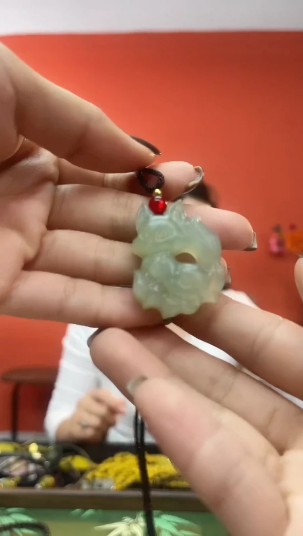 未镶嵌岫玉吊坠·