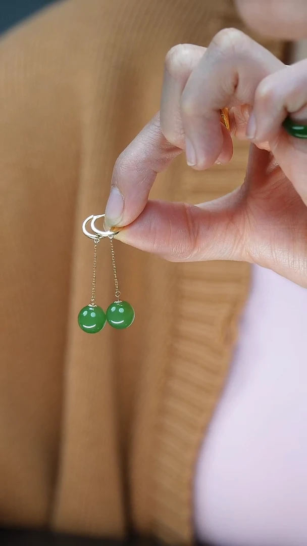 18K金镶嵌和田玉耳饰1