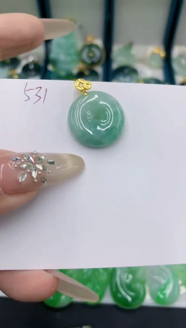翡翠未镶嵌颈饰111111111111111