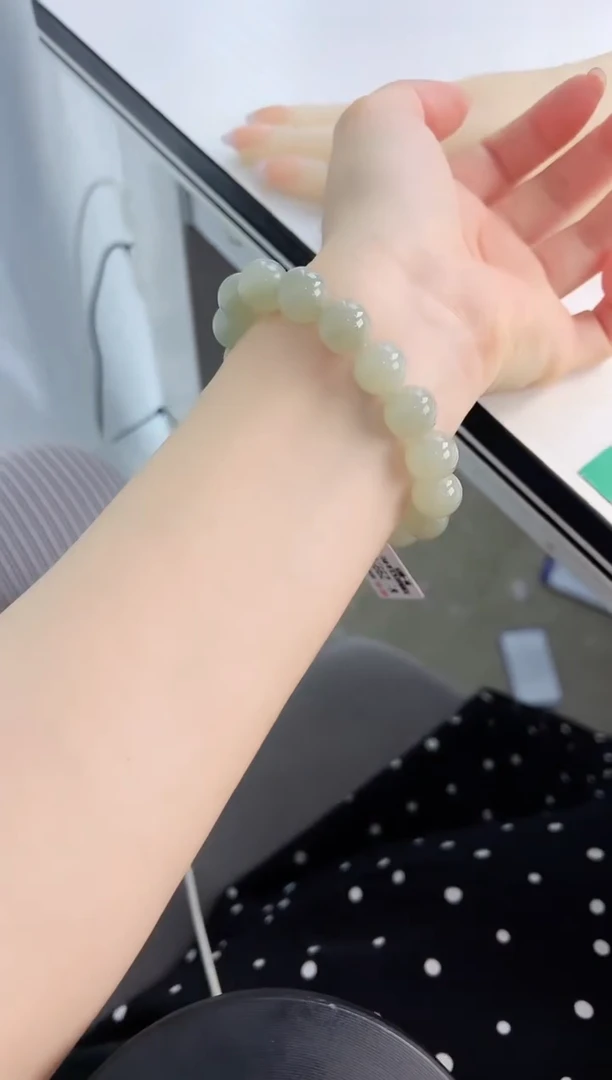 手链未镶嵌和田玉1颜色微差无瑕疵