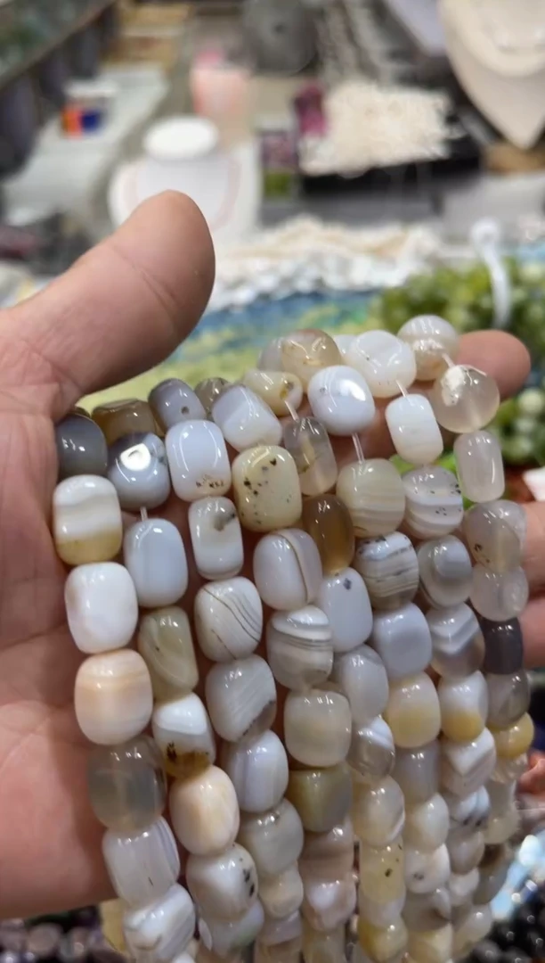 玛瑙/玉髓未镶嵌珠宝半成品一条
