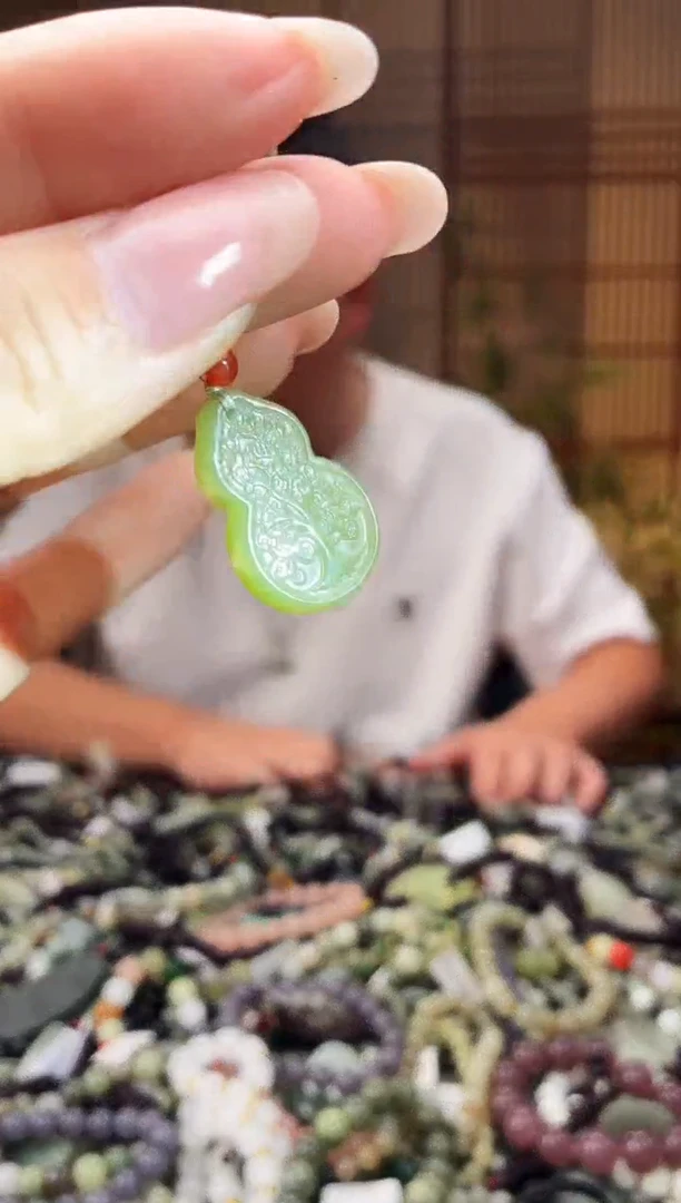 颈饰未镶嵌和田玉多样性发货，拍一发一