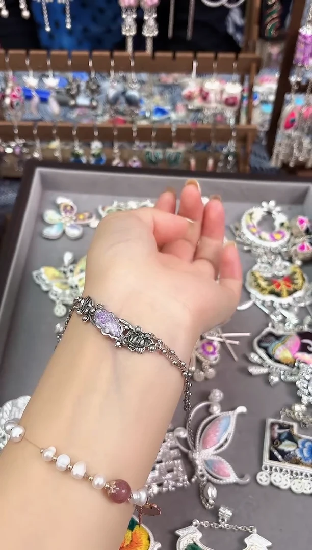 织绣民族风非遗老绣饰品133