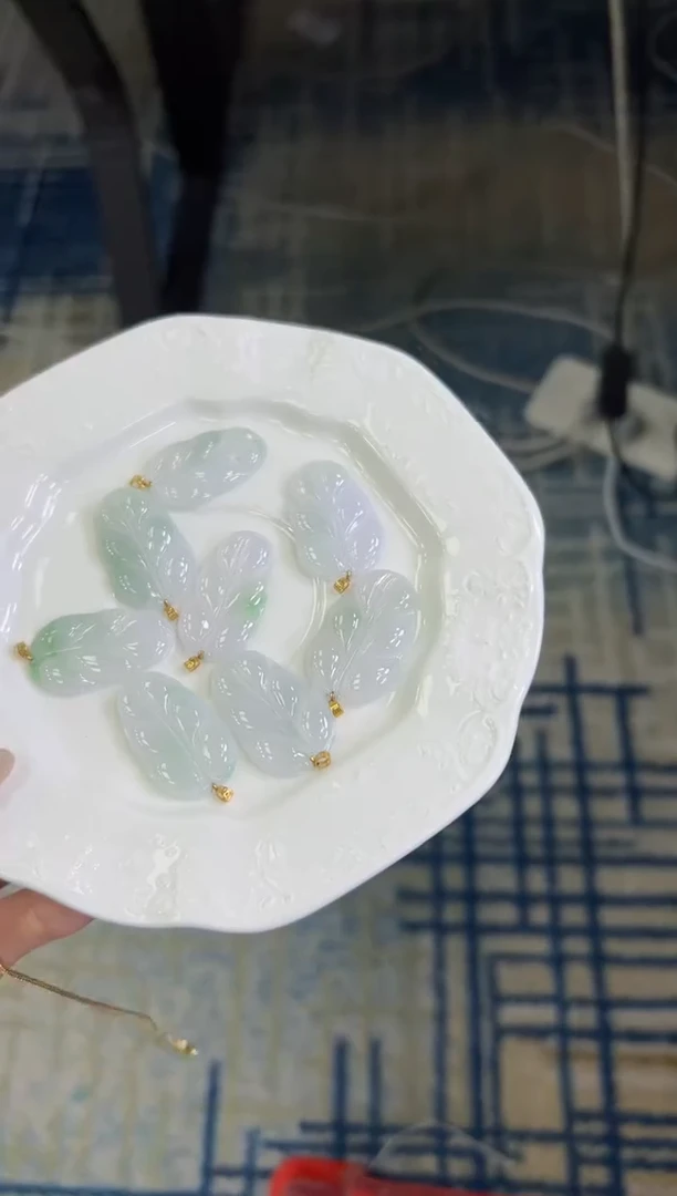 颈饰18K金镶嵌翡翠多样性发一件/5