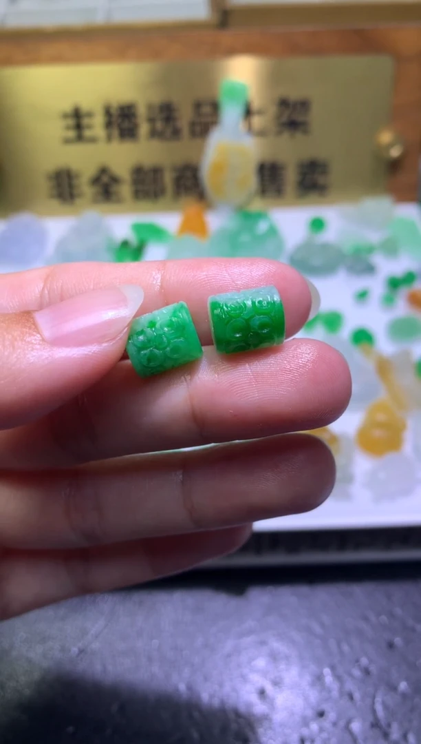 未镶嵌定制翡翠诺**妈毛货