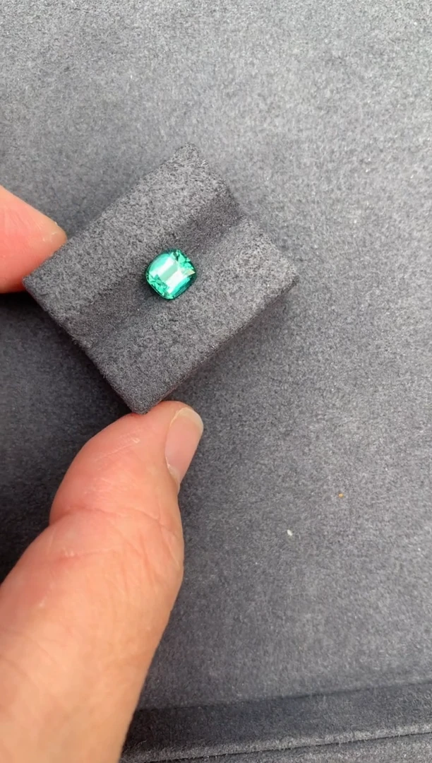 【闪购商品】碧玺裸石未镶嵌1ct拉贡