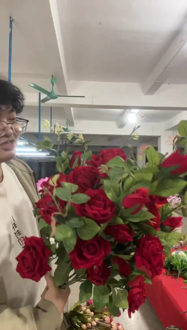 【闪购商品】仿真绿植玫瑰花30束