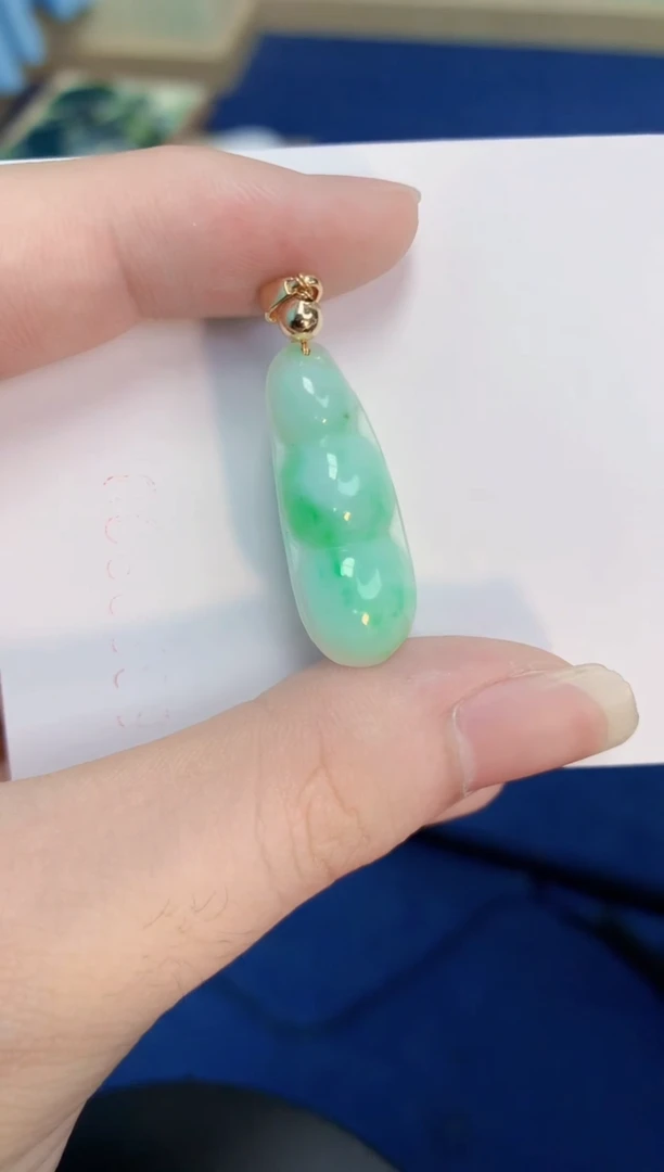 翡翠未镶嵌吊坠(不含链)           1