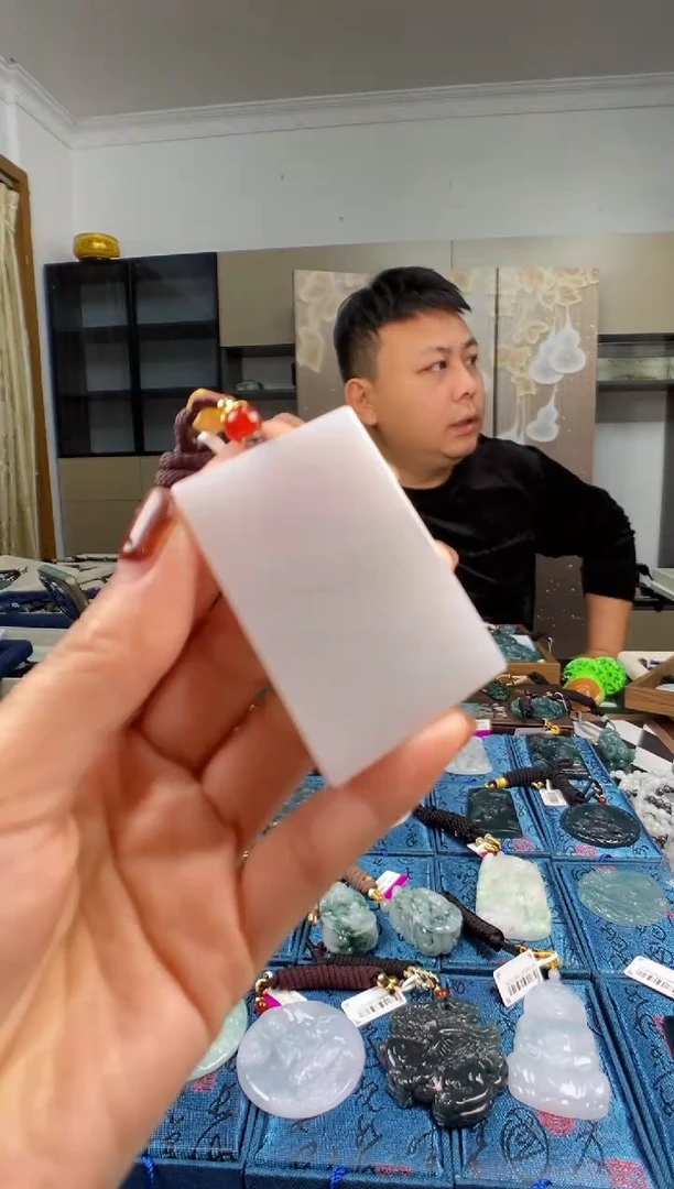 颈饰未镶嵌翡翠多样性发其一