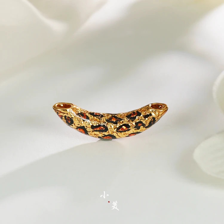 18K金豹纹弯管吊坠配件（赠皮绳）G81144