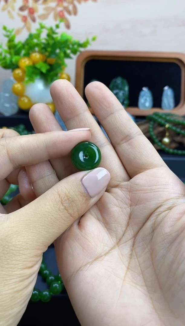 和田玉（碧玉）未镶嵌颈饰高阶菠菜绿平安扣