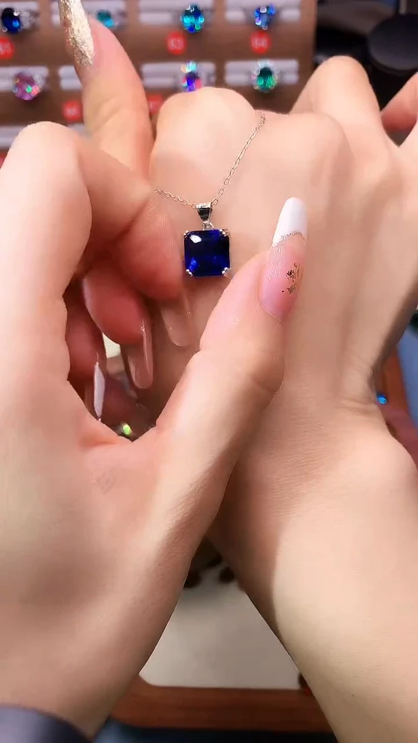 吊坠(赠链)蓝宝石银S925镶嵌.......