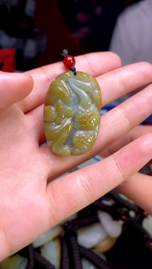 和田玉未镶嵌颈饰1