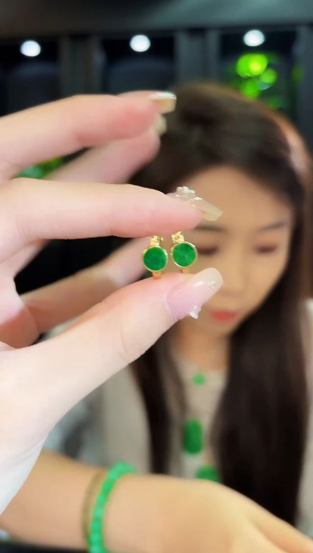 翡翠未镶嵌耳饰缅料A货/多样性发货/一件