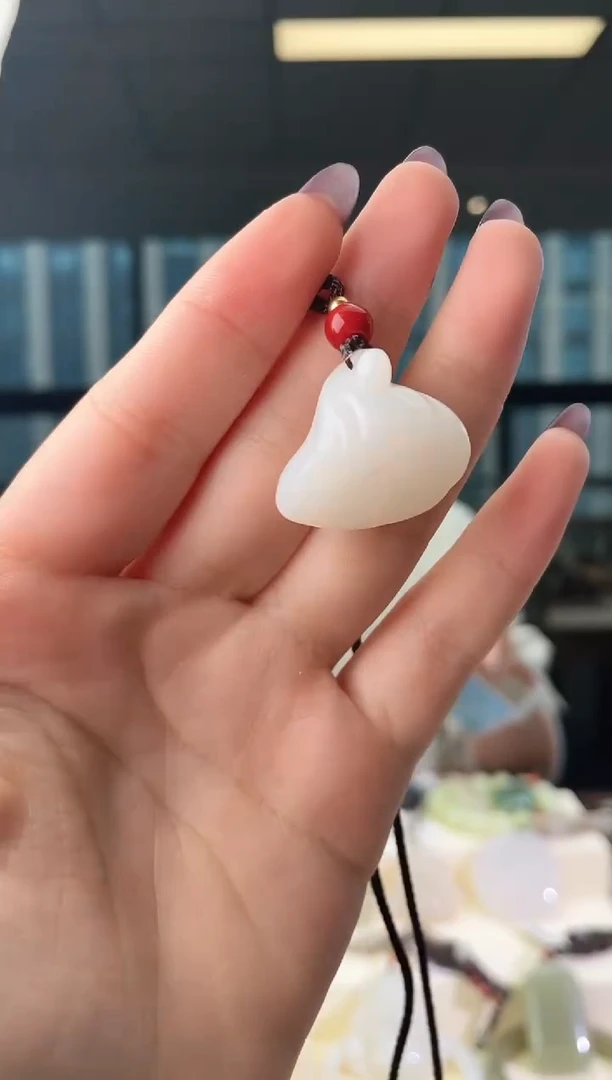 颈饰未镶嵌和田玉随型 无