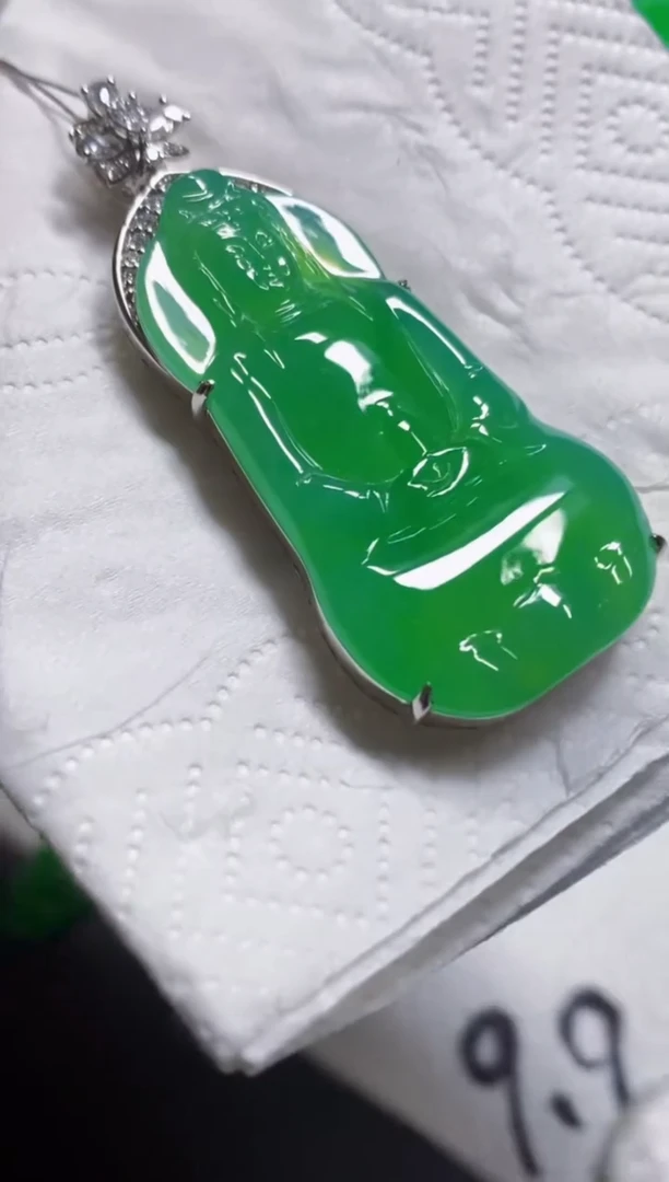 颈饰未镶嵌翡翠观音